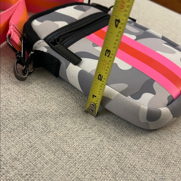 Haute Shore Casey Rise Camo Hot Pink Crossbody Cell Phone Bag - Picture 10 of 10
